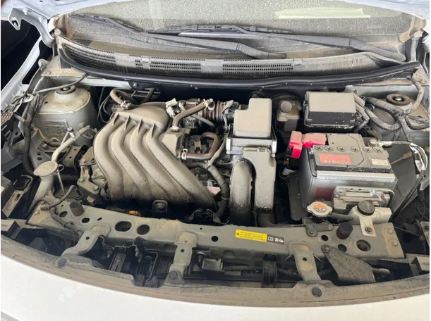 Car image 17