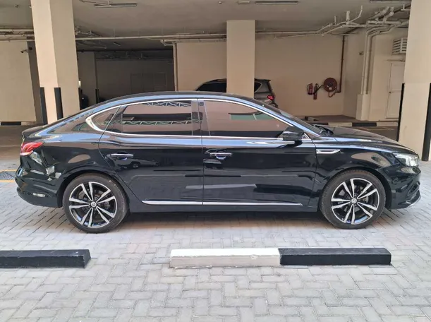 Car image 8