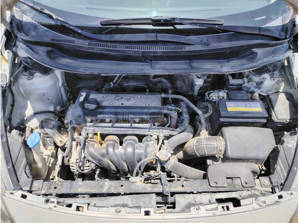Car image 25