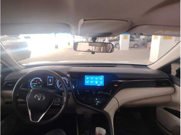 Car image 17