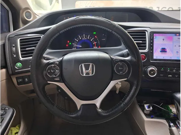 Car image 16