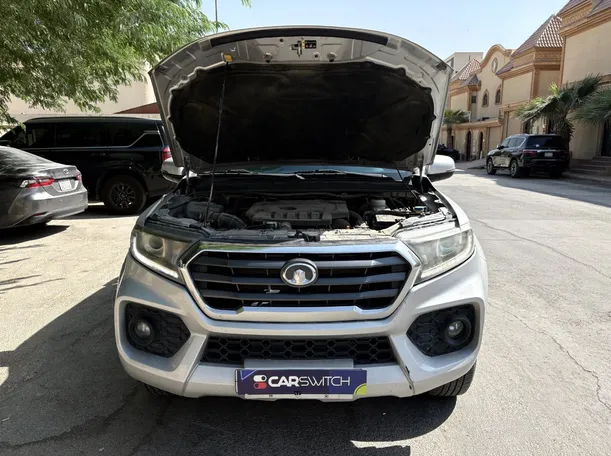 Car image 26