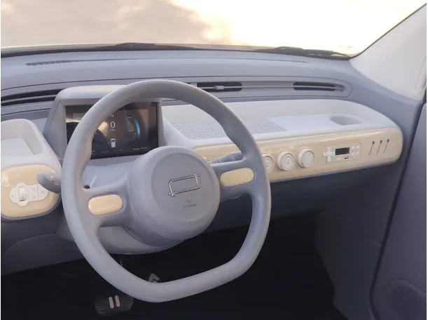 Car image 15