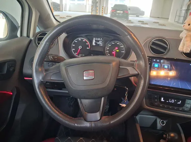 Car image 19