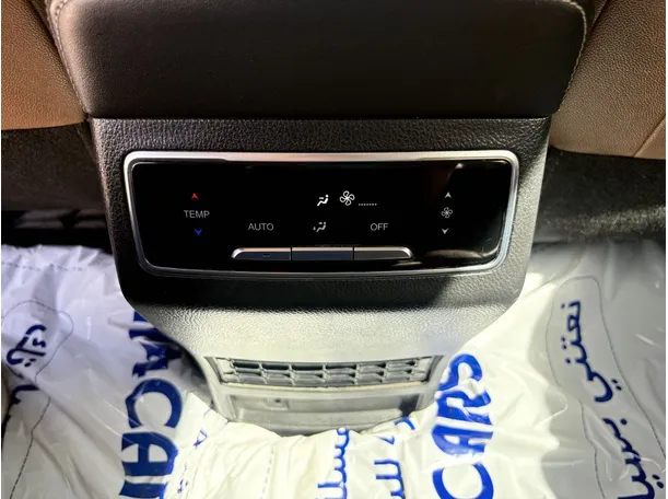 Car image 27