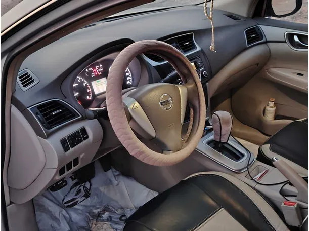 Car image 11