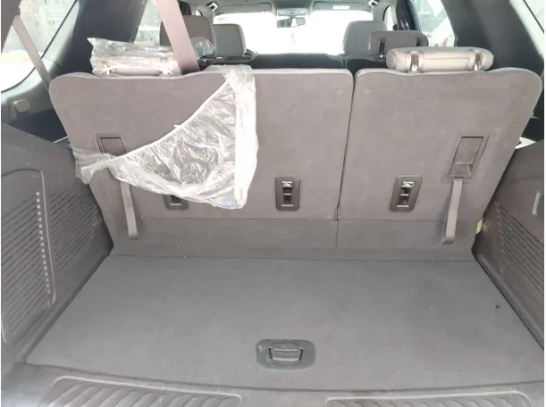 Car image 34