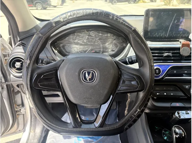 Car image 22