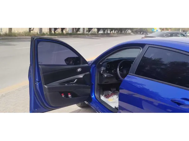 Car image 11