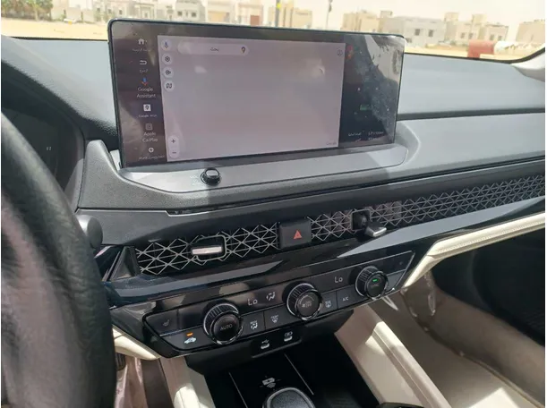 Car image 19