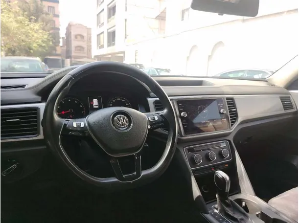 Car image 26