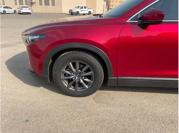 Car image 9