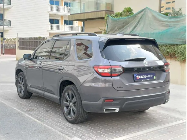 Car image 7