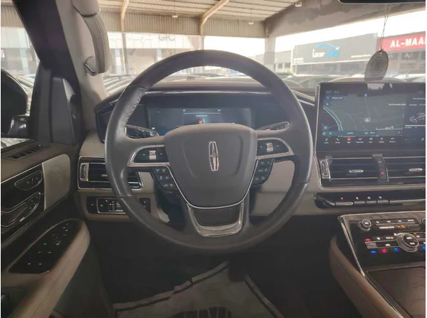 Car image 34