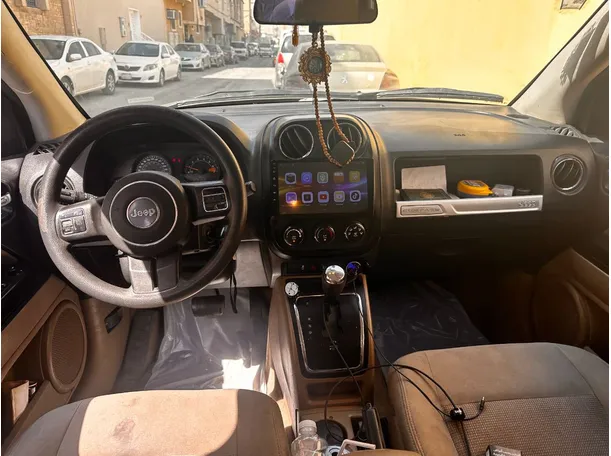 Car image 15