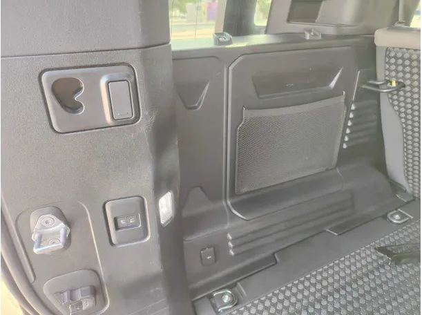 Car image 33