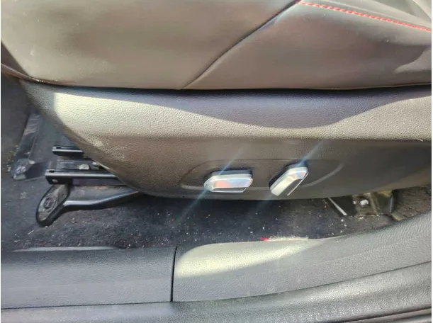 Car image 36