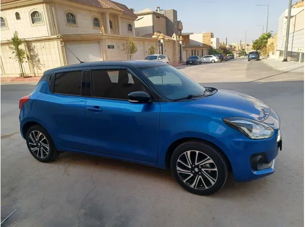 Car image 4