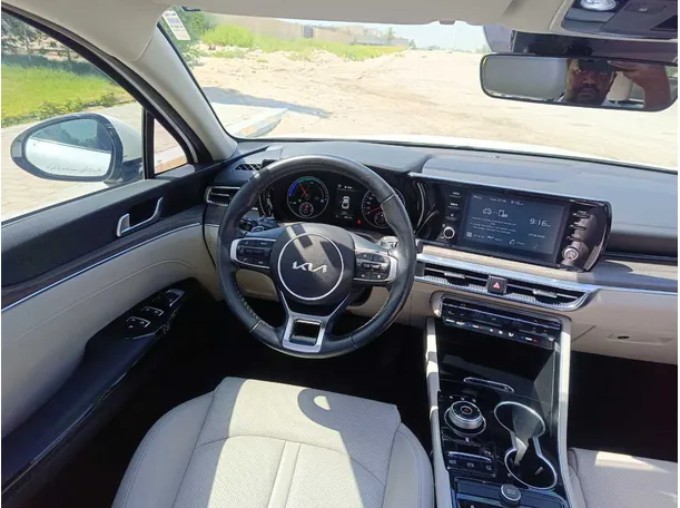 Car image 23
