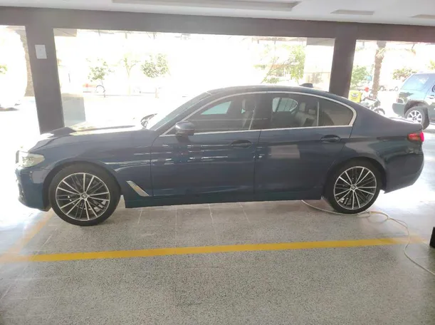 Car image 8