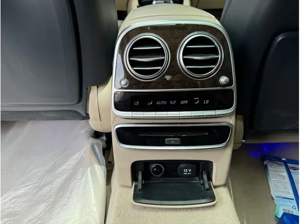 Car image 27