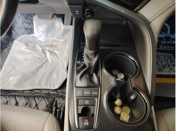 Car image 23