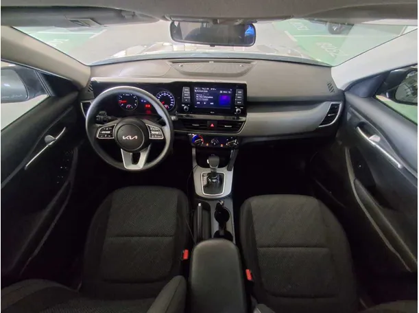 Car image 11