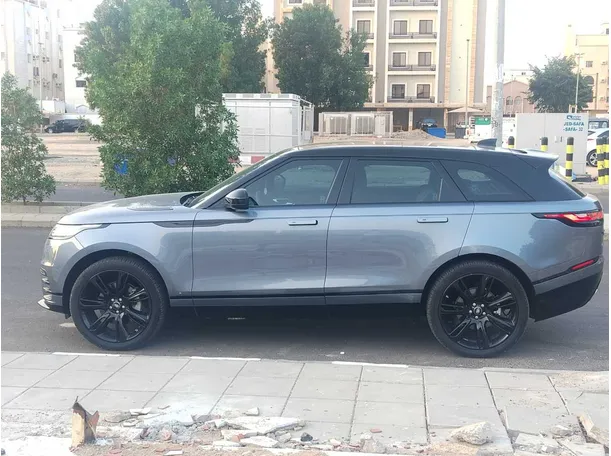Car image 8