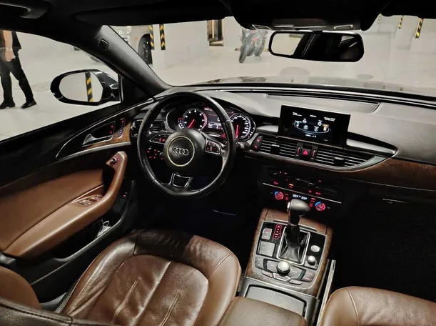 Car image 23