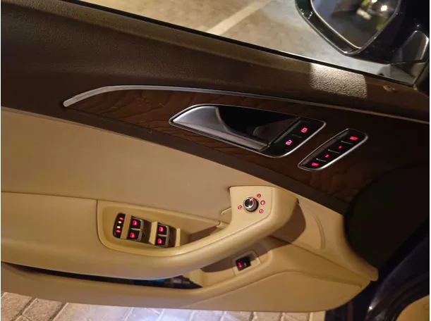 Car image 34