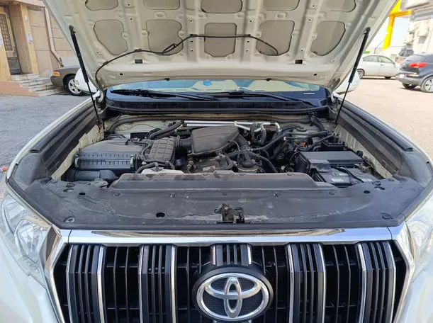 Car image 36