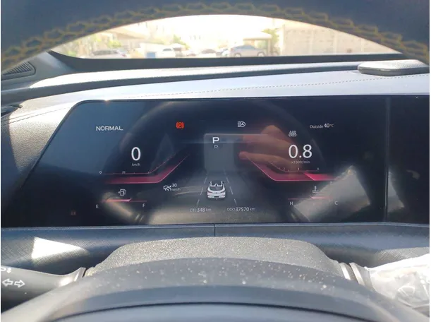 Car image 17
