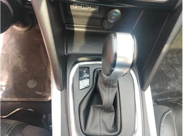 Car image 26