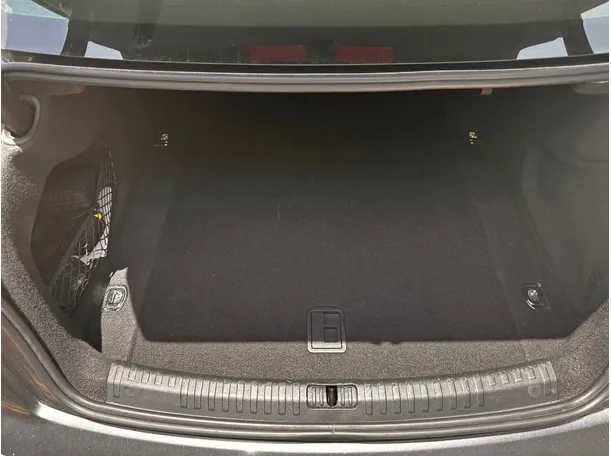 Car image 23
