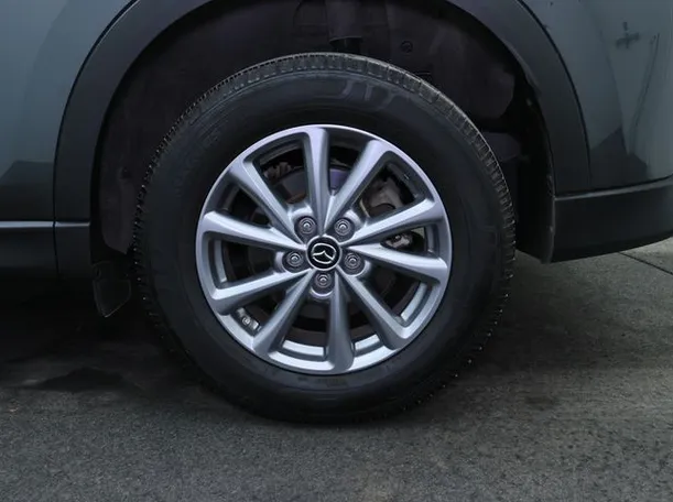 Car image 7