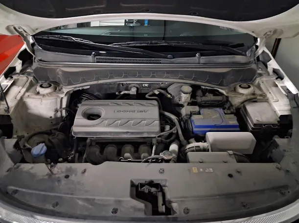 Car image 21