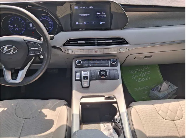 Car image 16