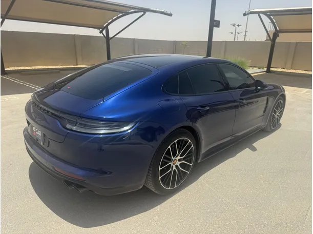 Car image 5