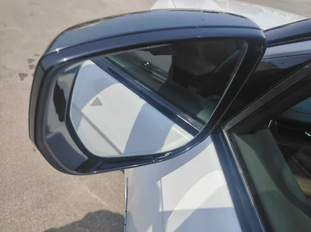 Car image 33