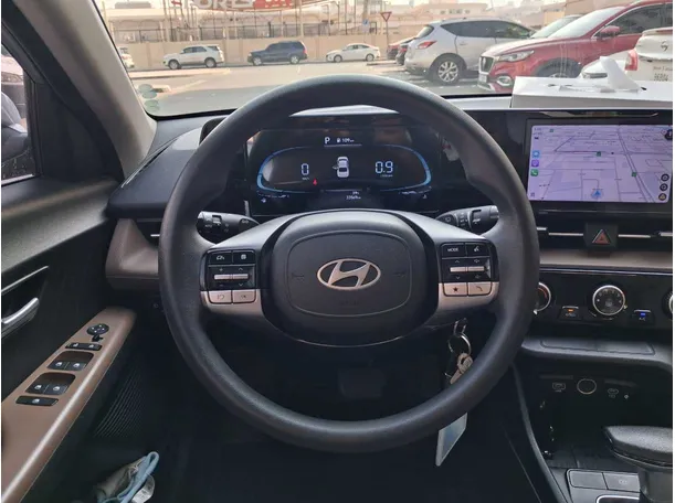 Car image 15