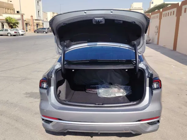 Car image 21