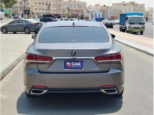 Car image 6