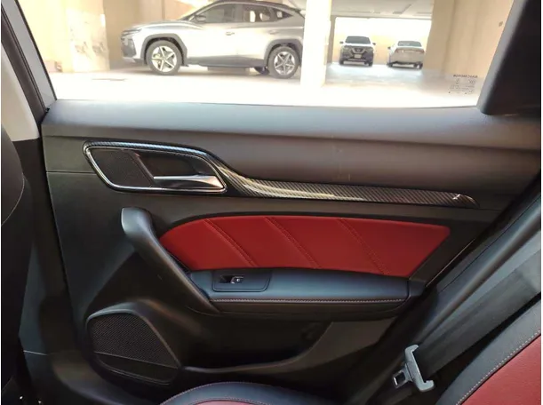 Car image 36