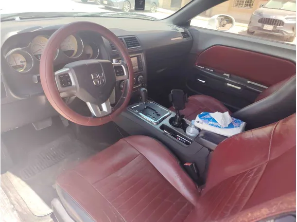 Car image 13
