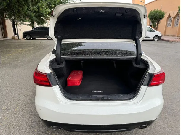 Car image 23