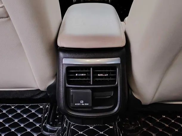 Car image 35