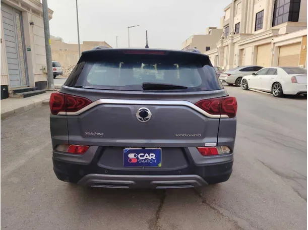 Car image 6
