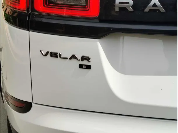 Car image 26