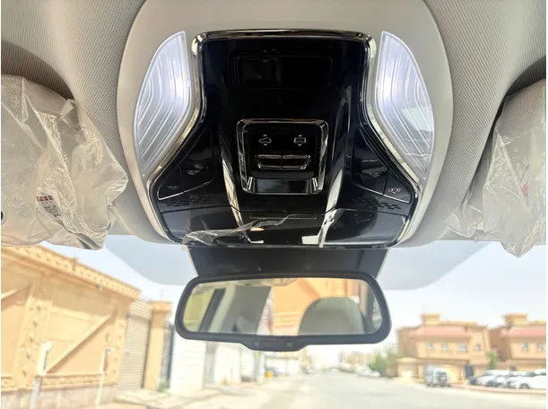 Car image 28