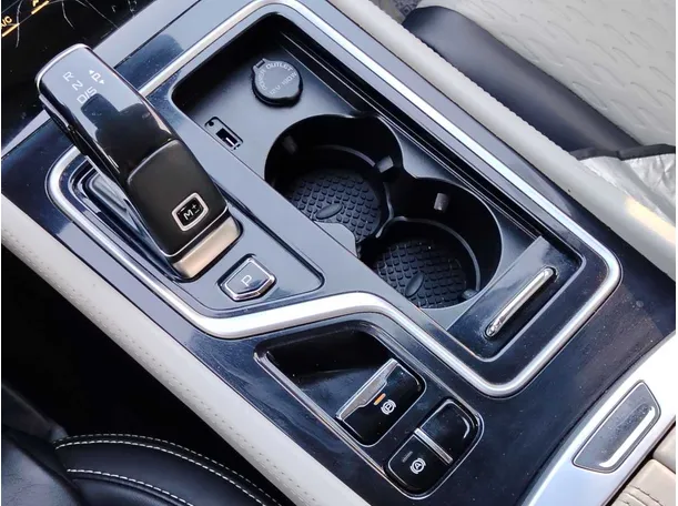 Car image 22